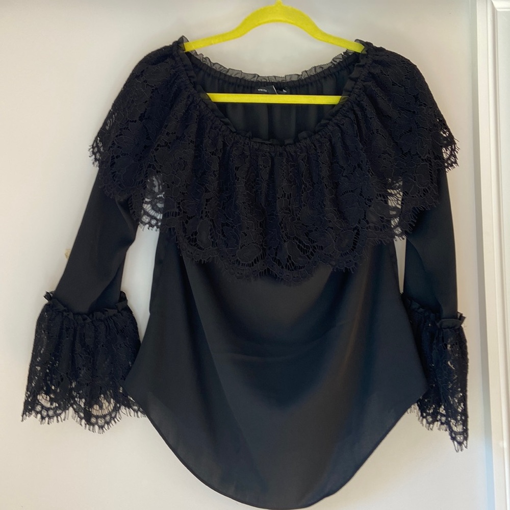 White House Black Market off the Shoulder Lace Accent Bell Sleeve Blouse Sz S
